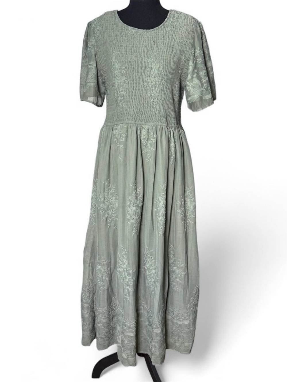 Bohme Sage Green Cottagecore Embroidered Smocked Dress Short Sleeve Large
